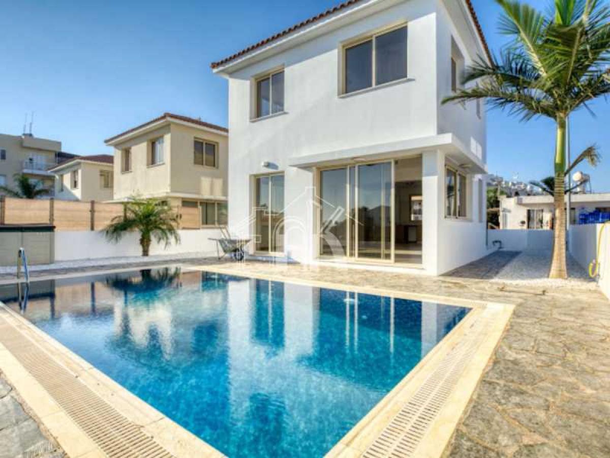 Picture of Villa For Sale in Kapparis, Famagusta, Cyprus