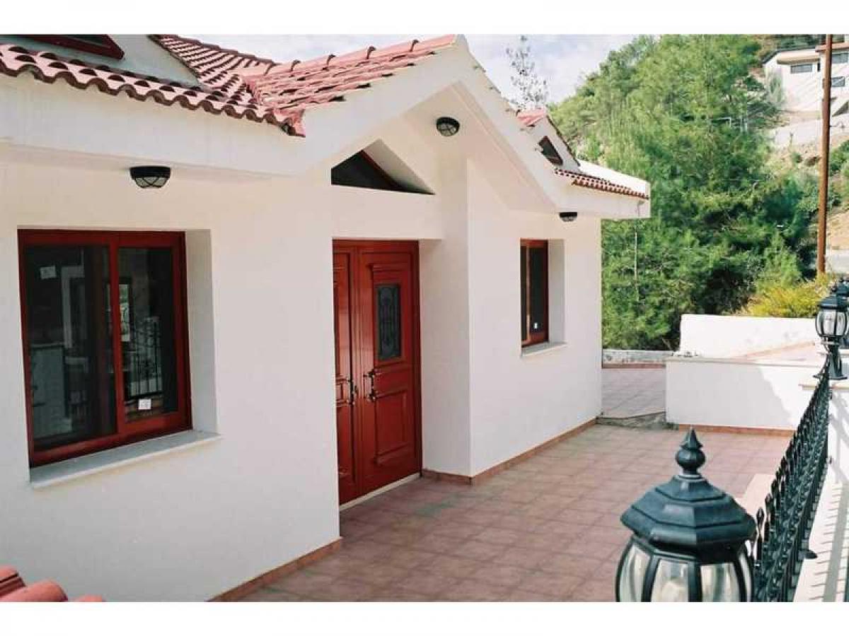 Picture of Home For Sale in Moniatis, Limassol, Cyprus