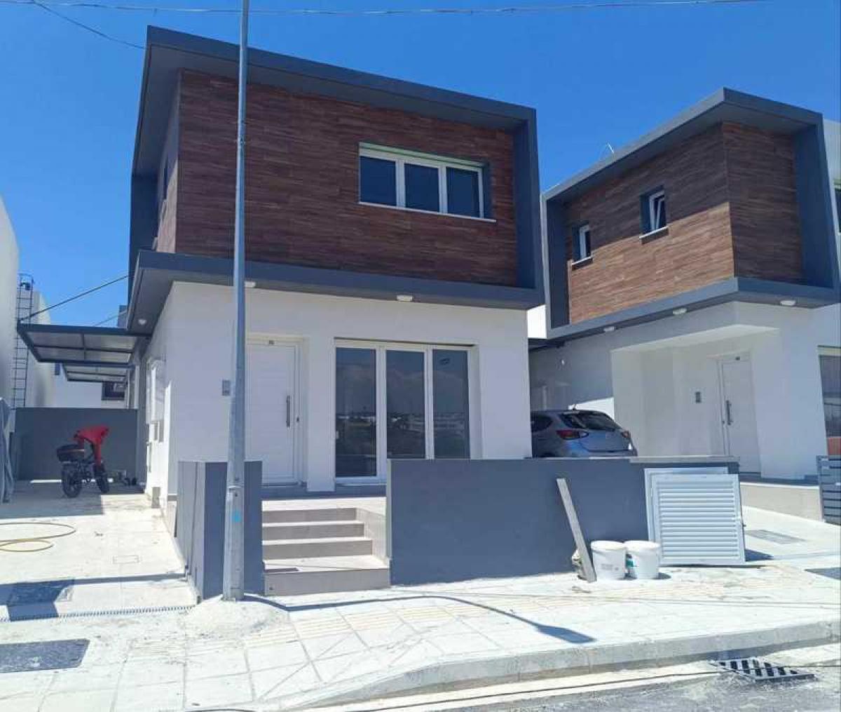 Picture of Villa For Sale in Ypsonas, Limassol, Cyprus