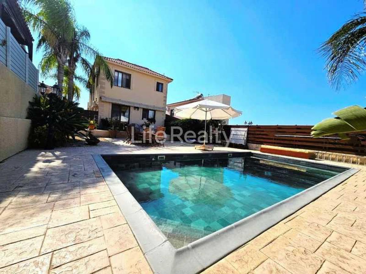 Picture of Home For Sale in Kolossi, Limassol, Cyprus