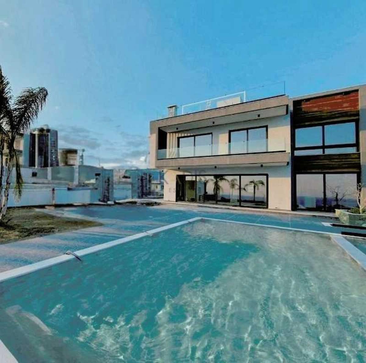 Picture of Villa For Sale in Parekklisia, Limassol, Cyprus