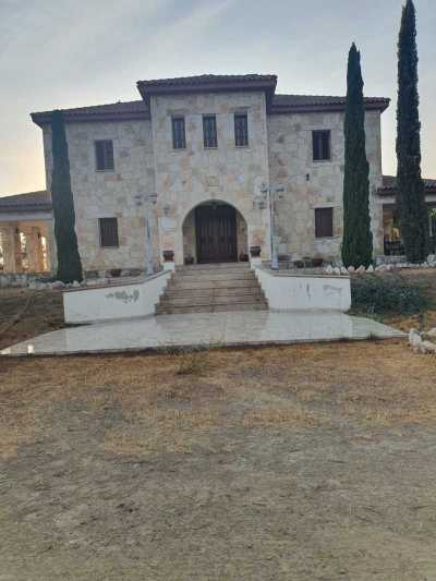 Home For Sale in Moni, Cyprus