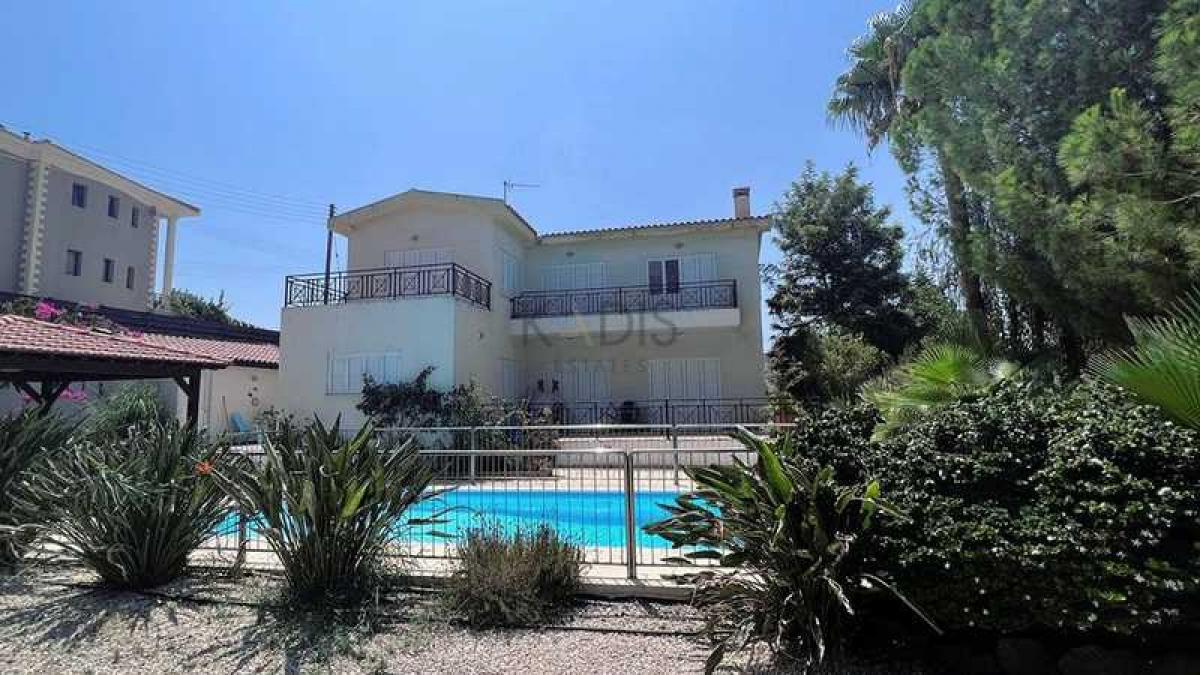 Picture of Villa For Sale in Parekklisia, Limassol, Cyprus