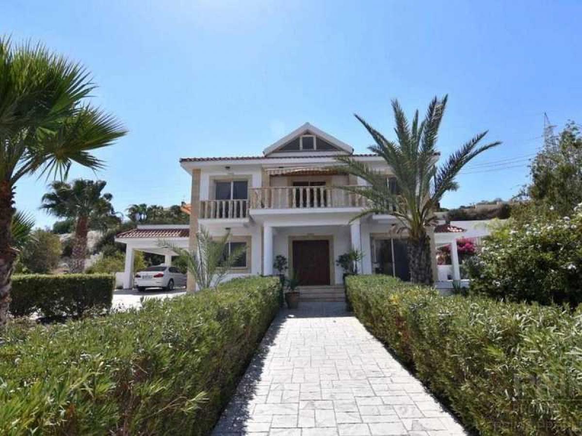 Picture of Villa For Sale in Pyrgos Lemesou, Limassol, Cyprus