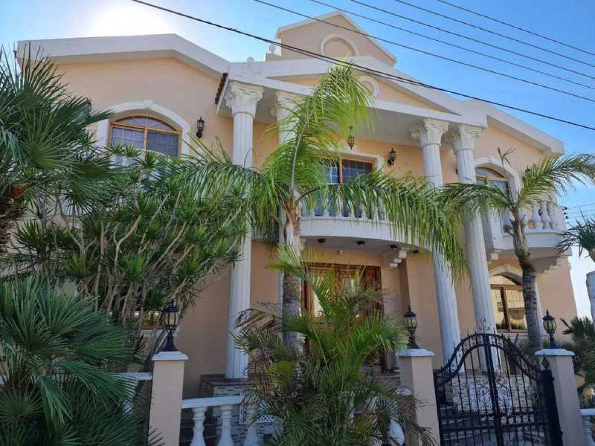 Picture of Villa For Sale in Agios Athanasios, Limassol, Cyprus