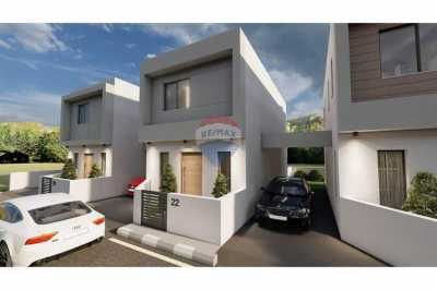 Home For Sale in Oroklini, Cyprus