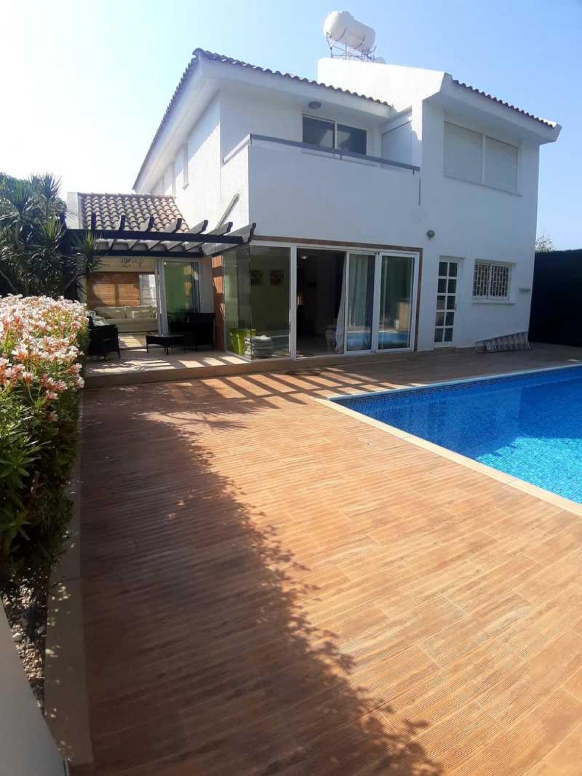 Picture of Villa For Sale in Potamos Germasogeias, Limassol, Cyprus