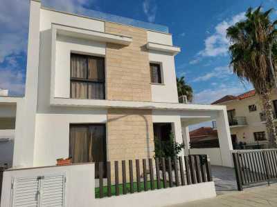 Home For Sale in Oroklini, Cyprus