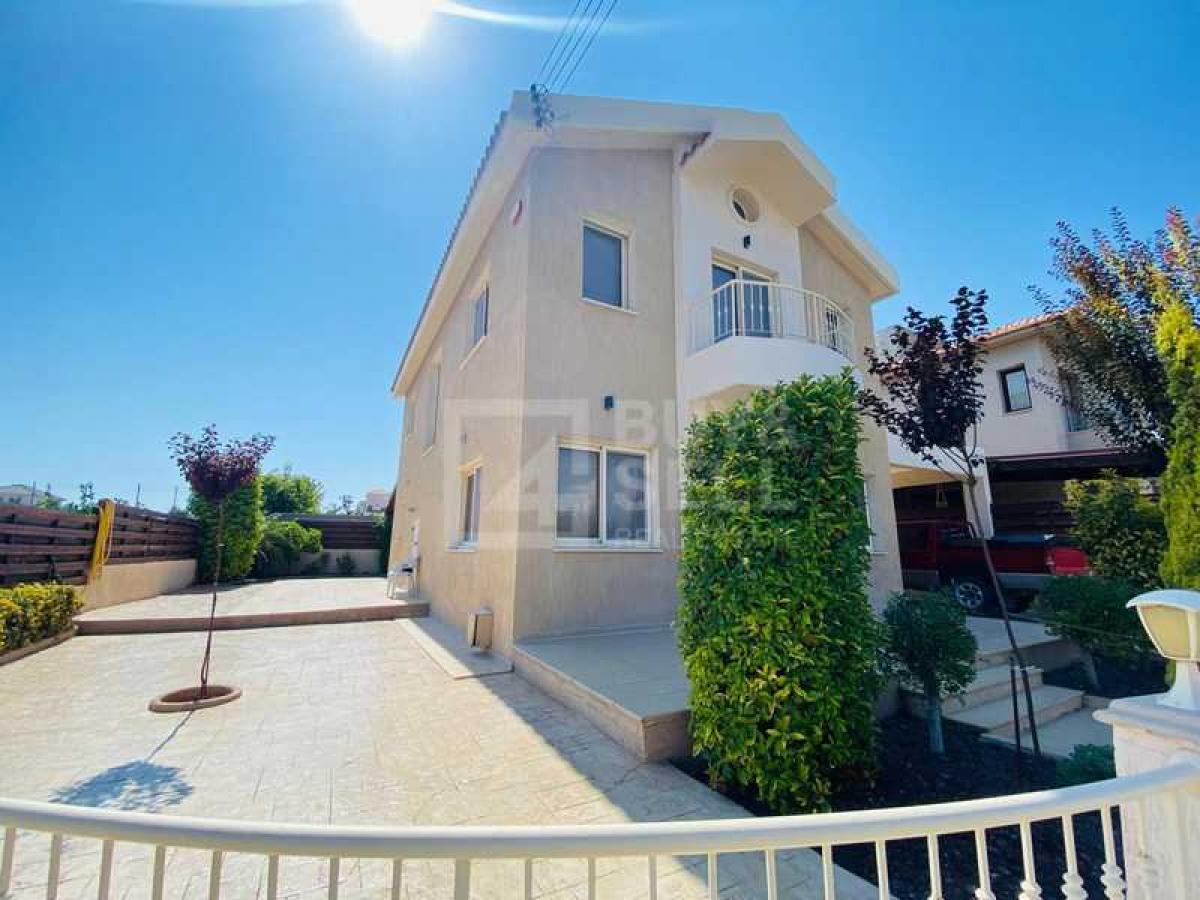 Picture of Home For Sale in Kolossi, Limassol, Cyprus