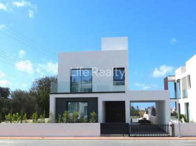 Home For Sale in Chlorakas, Cyprus