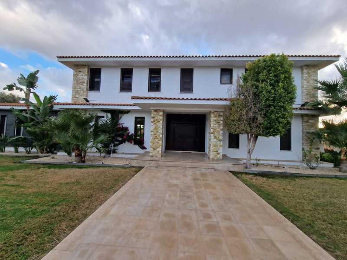 Picture of Villa For Sale in Dromolaxia, Larnaca, Cyprus