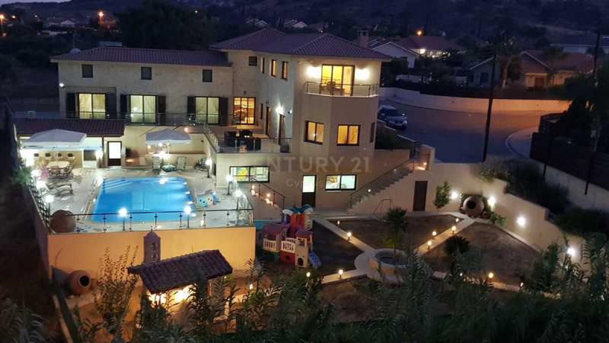 Picture of Villa For Sale in Parekklisia, Limassol, Cyprus