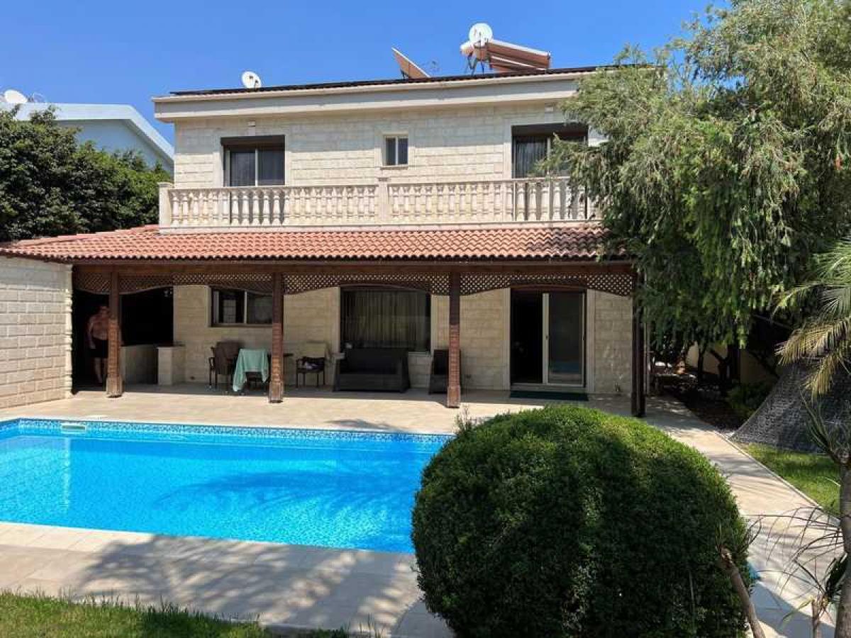 Picture of Villa For Sale in Germasogeia, Limassol, Cyprus