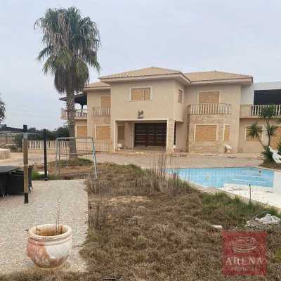 Villa For Sale in Liopetri, Cyprus