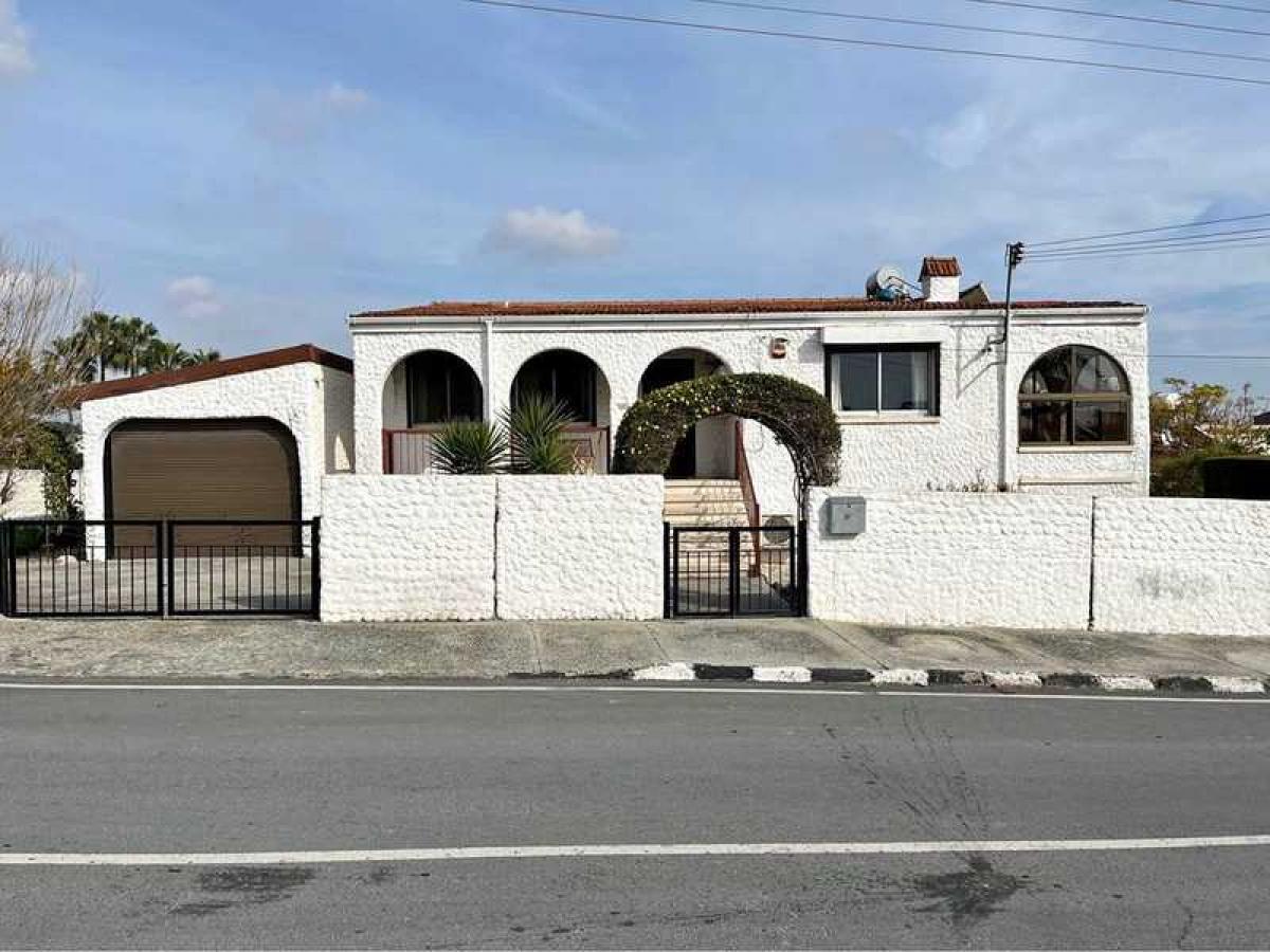 Picture of Home For Sale in Erimi, Limassol, Cyprus