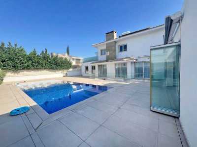 Home For Sale in Oroklini, Cyprus