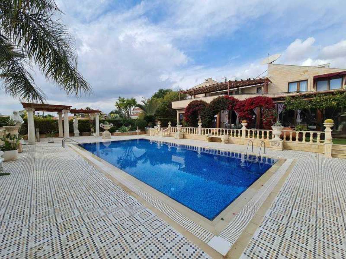 Picture of Villa For Sale in Agios Tychon, Limassol, Cyprus