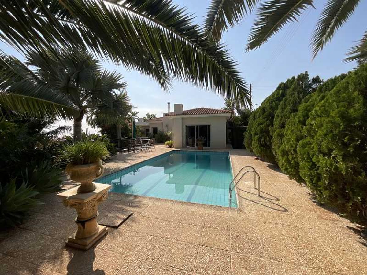 Picture of Villa For Sale in Agios Tychon, Limassol, Cyprus