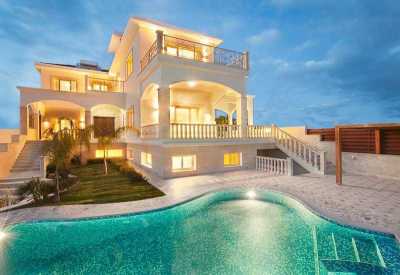 Villa For Sale in Agios Tychon, Cyprus