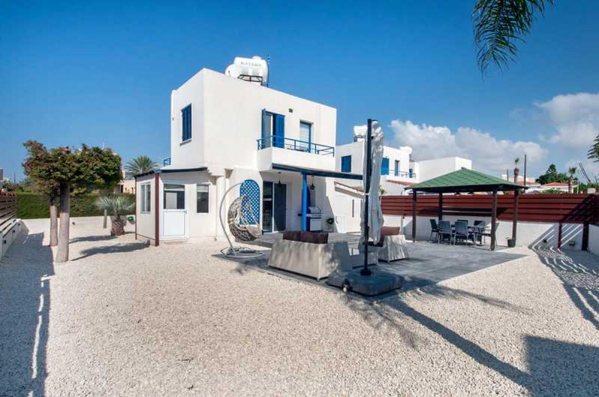 Picture of Villa For Sale in Chlorakas, Paphos, Cyprus