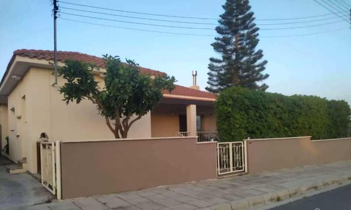 Picture of Home For Sale in Erimi, Limassol, Cyprus