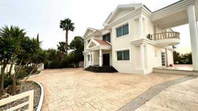 Villa For Sale in Ypsonas, Cyprus