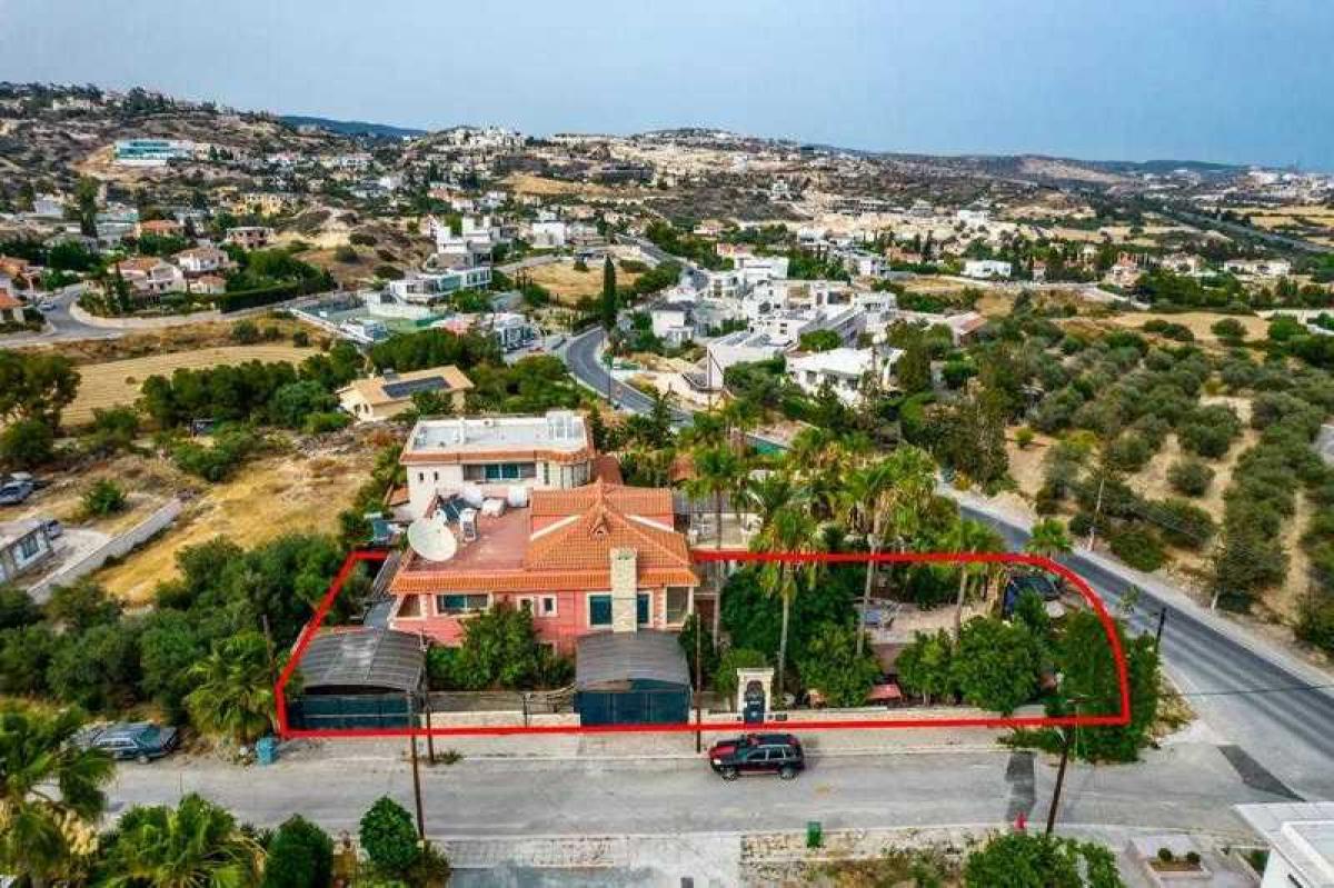 Picture of Home For Sale in Agios Tychon, Limassol, Cyprus