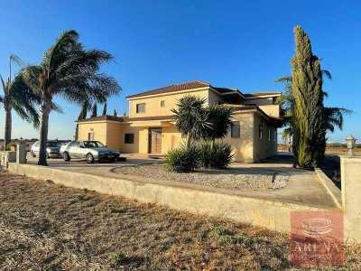 Villa For Sale in Liopetri, Cyprus