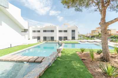 Apartment For Sale in Los Altos, Spain