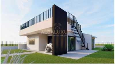 Villa For Sale in Peschiera Del Garda, Italy