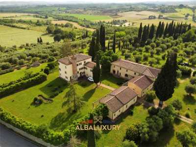 Villa For Sale in Castelnuovo Berardenga, Italy