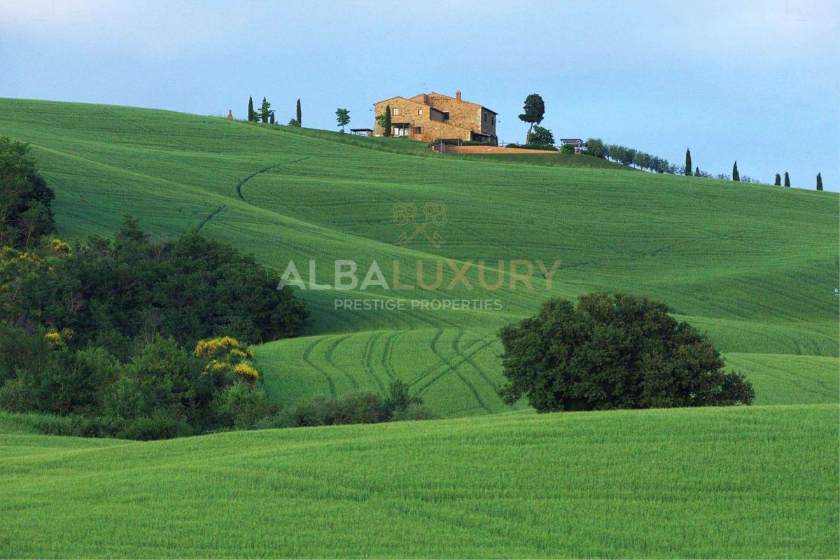 Picture of Villa For Sale in Sarteano, Tuscany, Italy