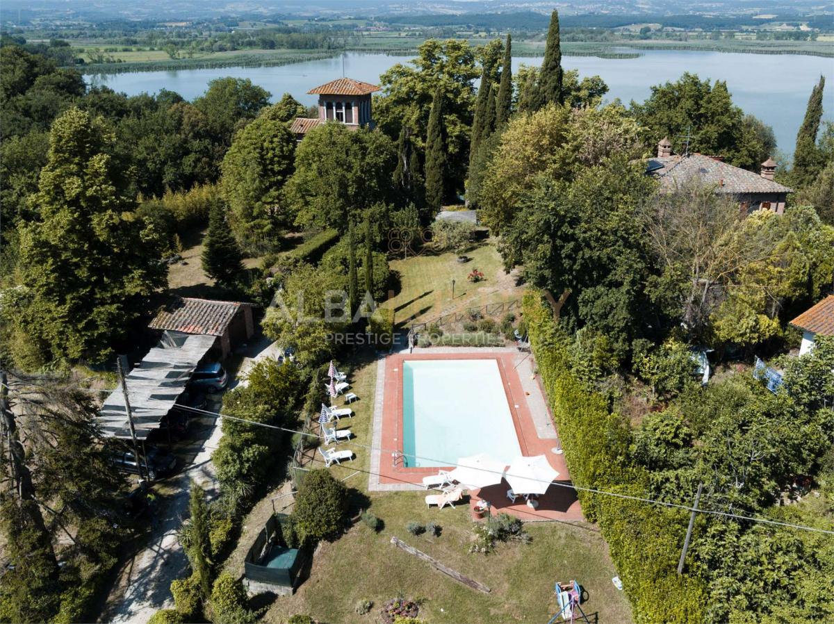 Picture of Villa For Sale in Castiglione Del Lago, Umbria, Italy