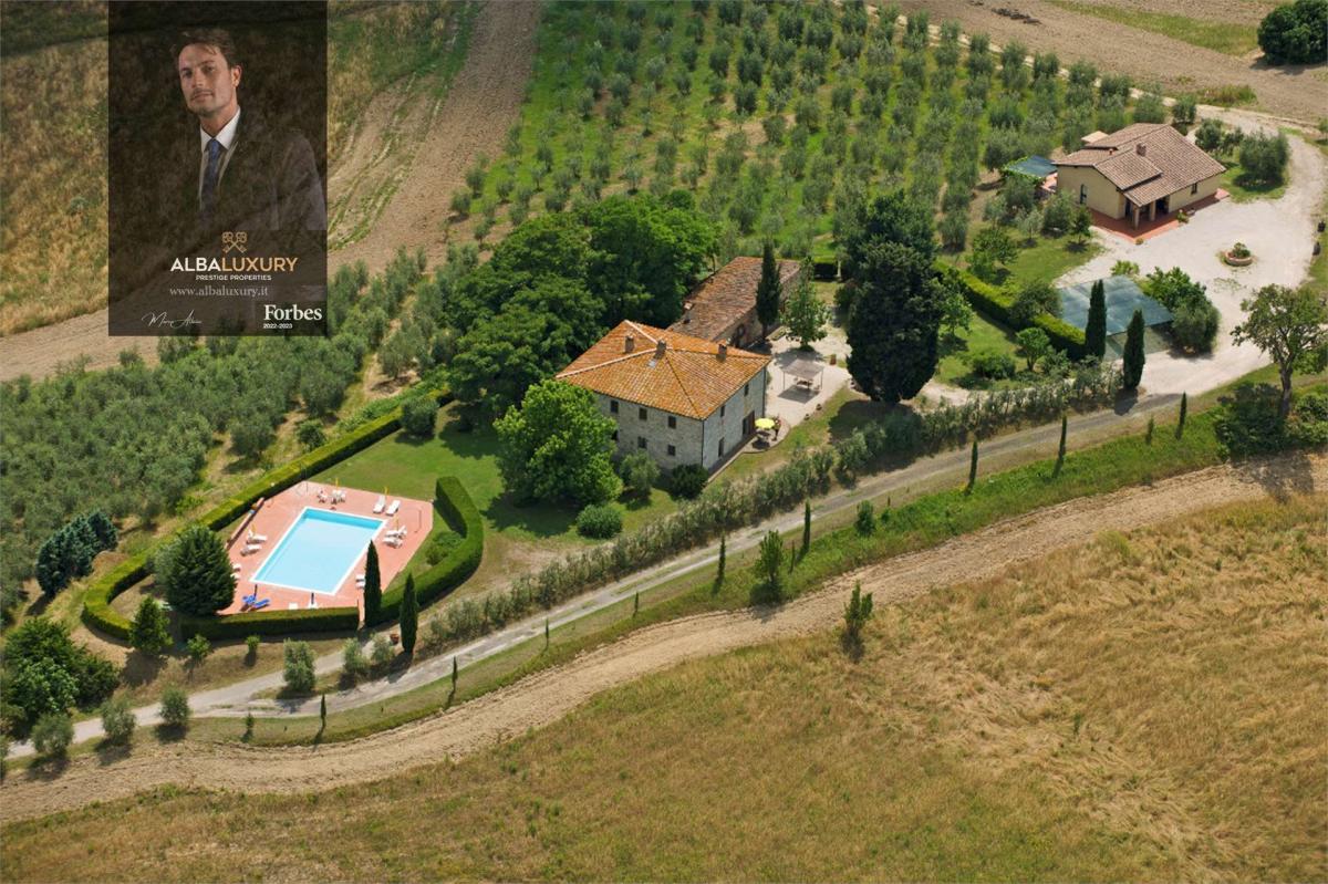 Picture of Villa For Sale in Montalcino, Tuscany, Italy