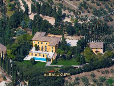 Villa For Sale in Perugia, Italy