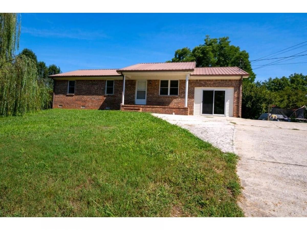 Picture of Home For Sale in Mc Minnville, Tennessee, United States