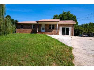 Home For Sale in Mc Minnville, Tennessee