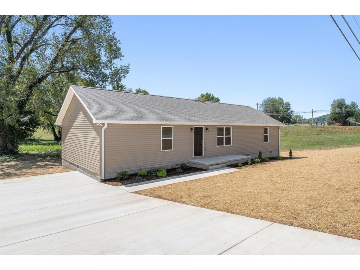 Picture of Home For Sale in Livingston, Tennessee, United States