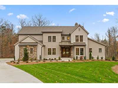 Home For Sale in Signal Mountain, Tennessee