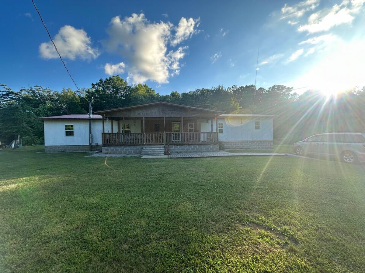 Picture of Home For Sale in Monterey, Tennessee, United States