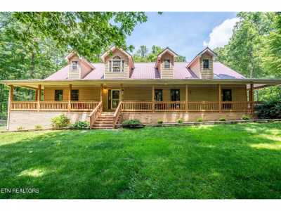 Home For Sale in Monterey, Tennessee