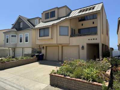 Home For Sale in Oxnard, California