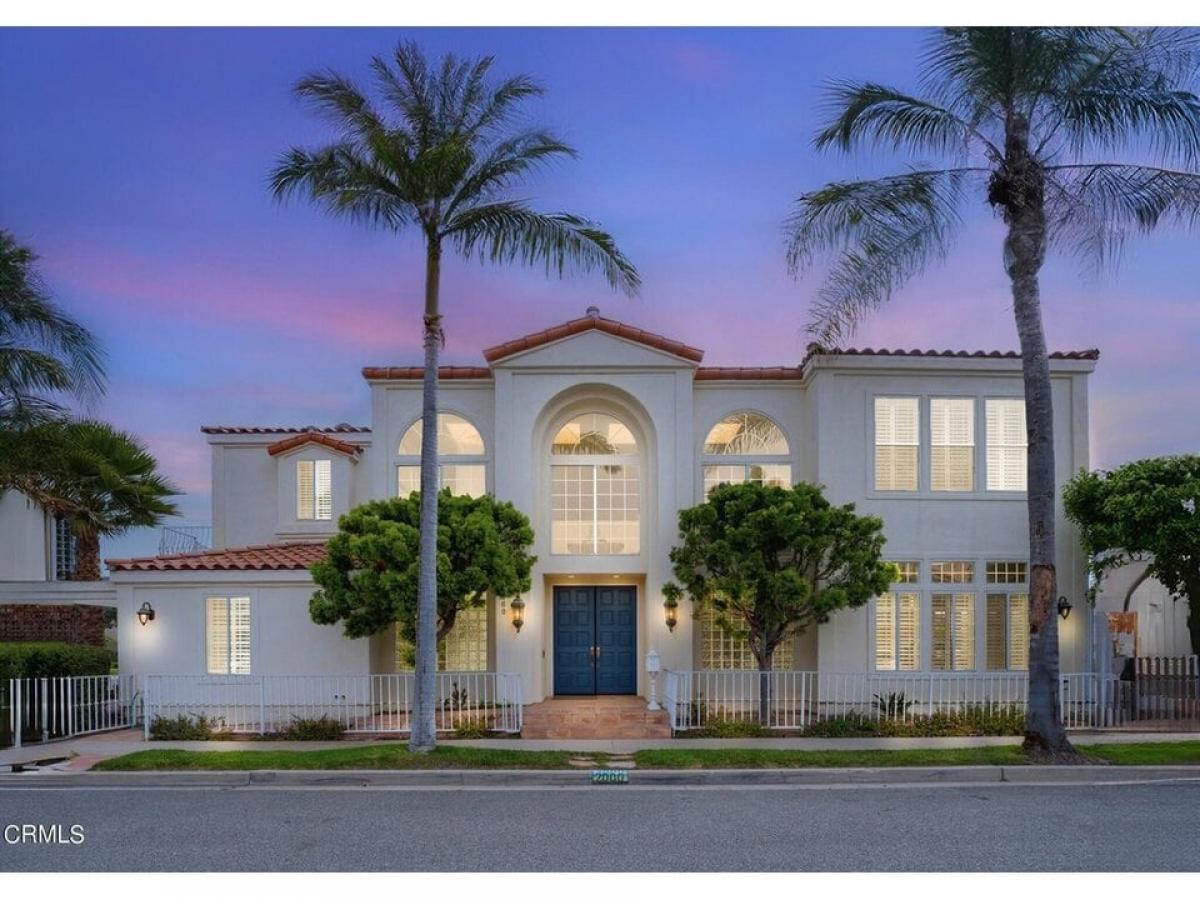 Picture of Home For Sale in Oxnard, California, United States