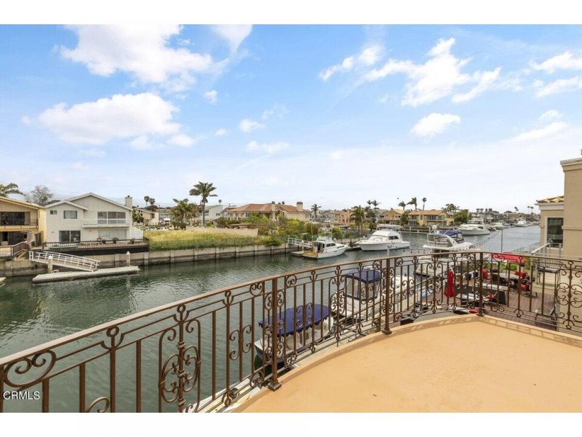 Picture of Home For Sale in Oxnard, California, United States