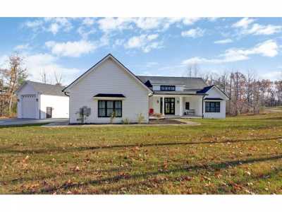 Home For Sale in Crab Orchard, Tennessee