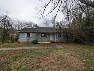 Home For Sale in Livingston, Tennessee