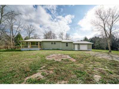 Home For Sale in Grimsley, Tennessee