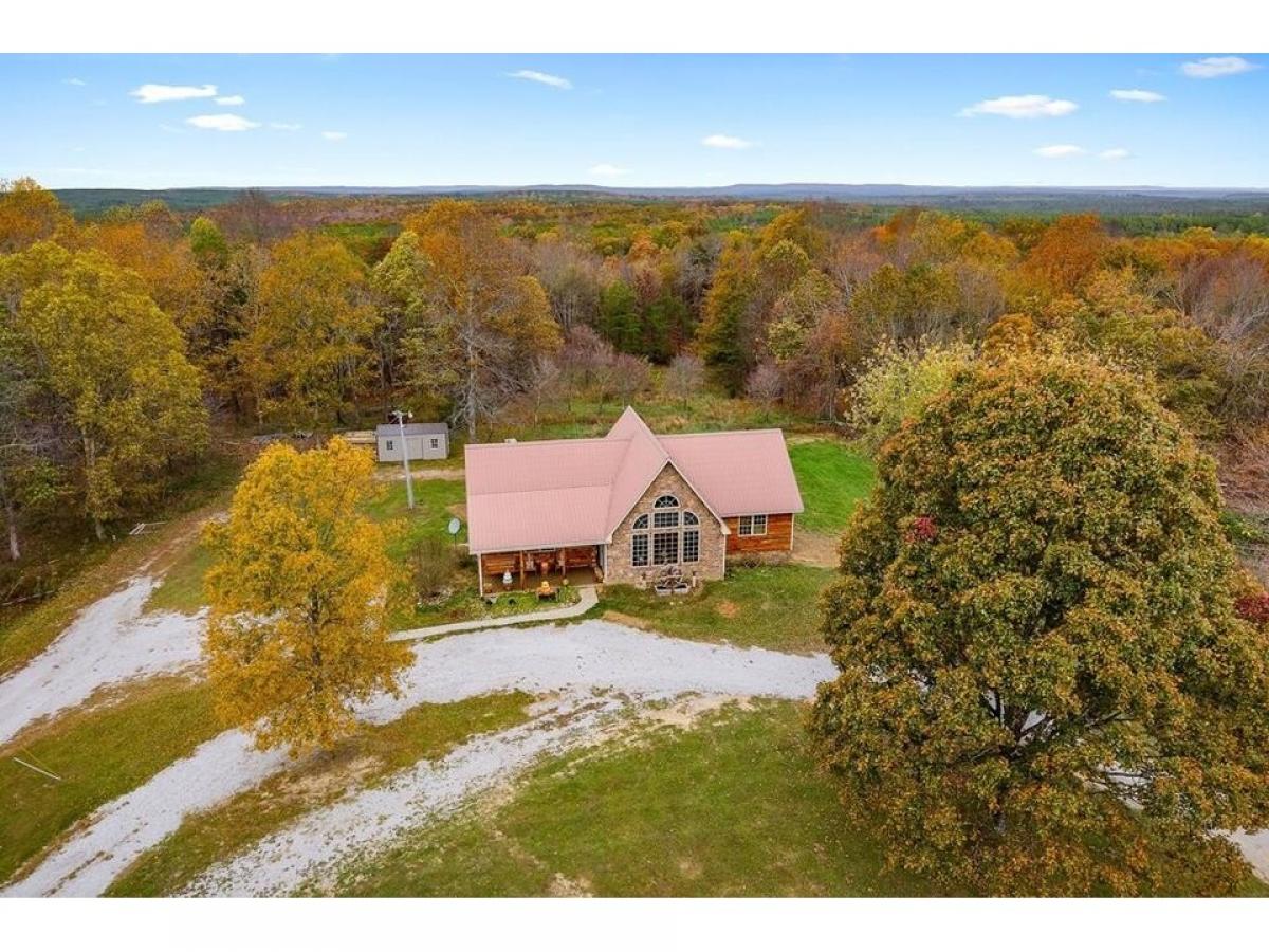 Picture of Home For Sale in Spencer, Tennessee, United States