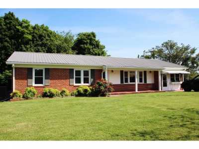 Home For Sale in Spencer, Tennessee