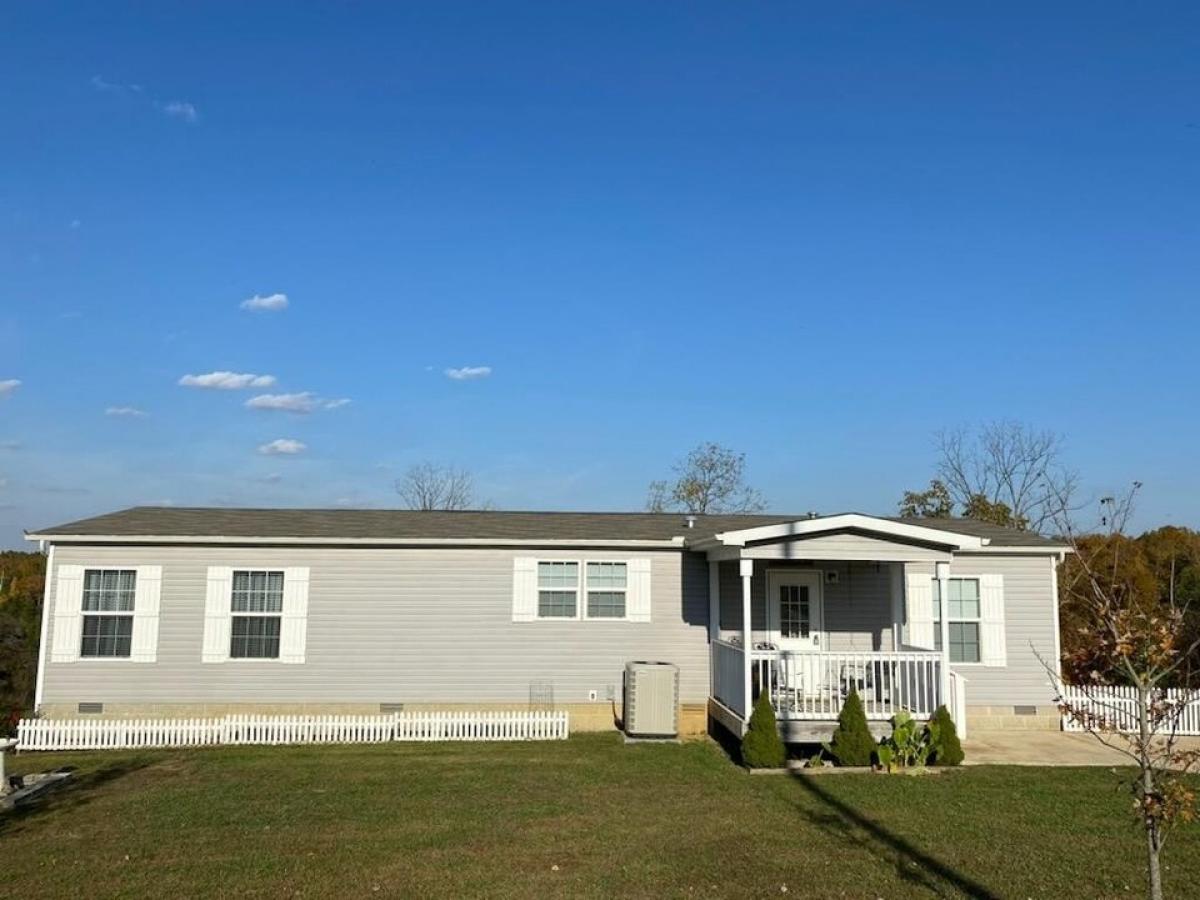 Picture of Home For Sale in Celina, Tennessee, United States